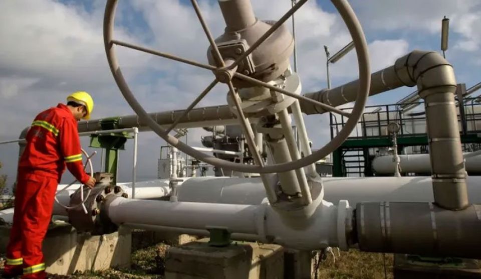 أوكرانيا أوقفت عبور النفط الروسي إلى المجر وتشيك وسلوفاكيا وأسعاره تقفز