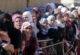 السوريّات في مهب الأزمة: نازحات ولاجئات ومخطوفات ومعتقلات وأرامل