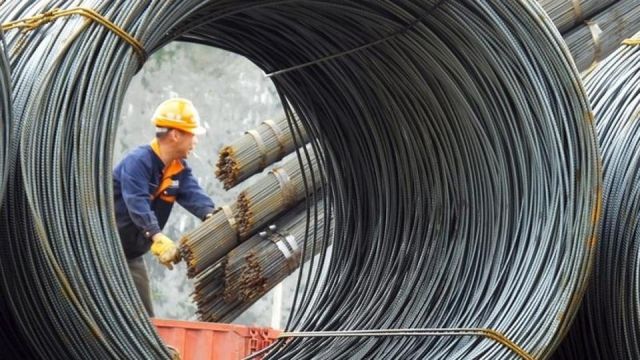 إيقاد الحرب التجارية... بذريعة الصناعة الأمريكية