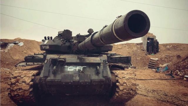 الجيش السوري يفك الحصار عن مدينة دير الزور
