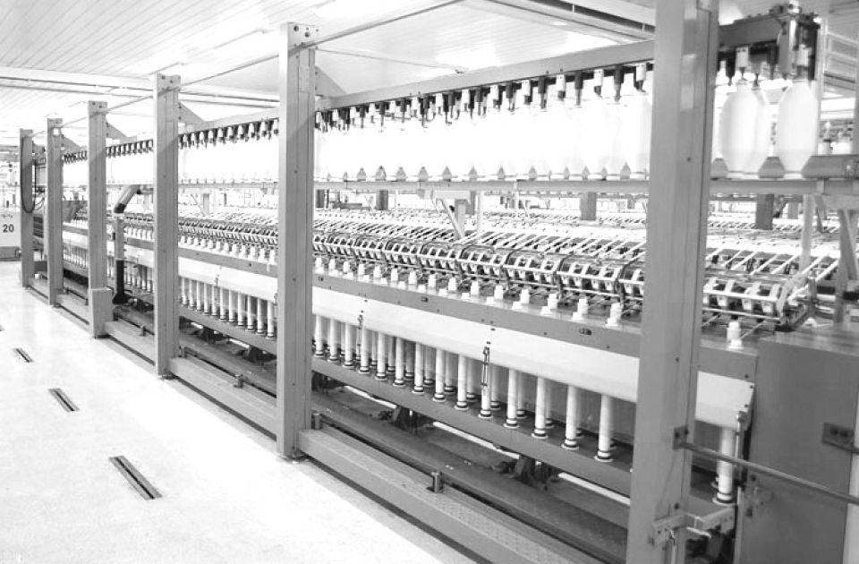 عمال &laquo;غزل الساحل&raquo; يحتجون على تصرفات الإدارة