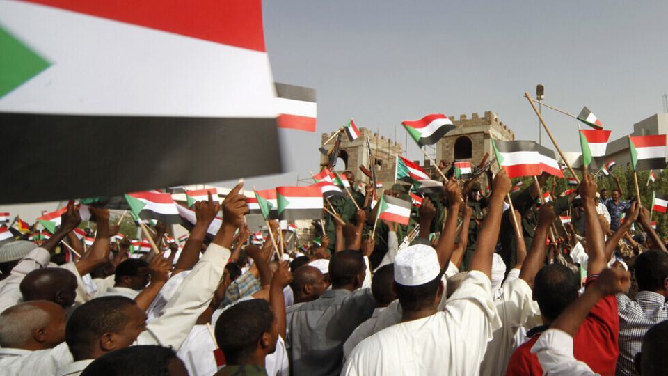 السفارة السودانية بالقاهرة تنفي إلغاء تأشيرة دخول السودانيين إلى مصر