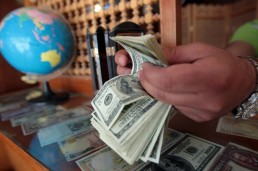 «قوى مناهضة» لتحسن سعر صرف الليرة السورية!!
