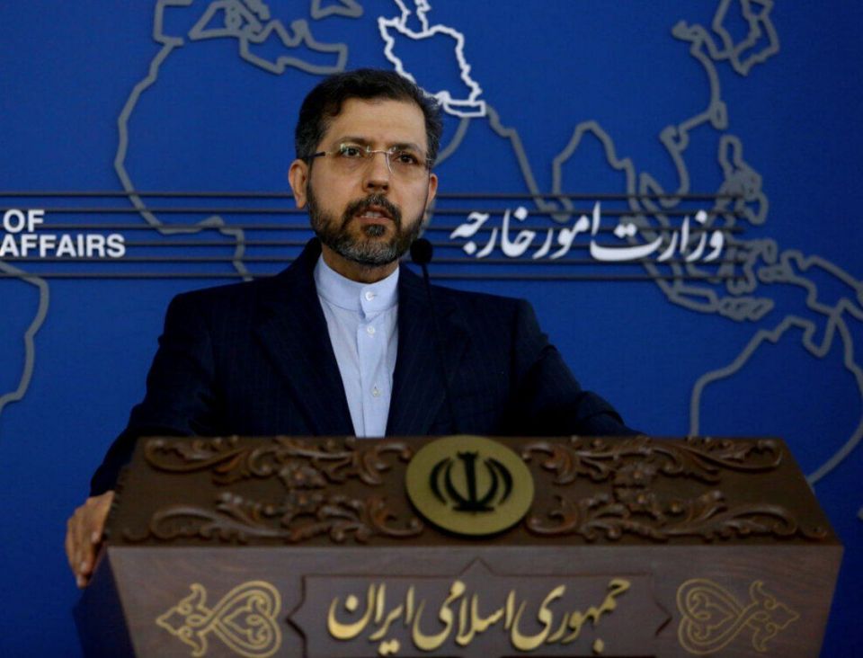إيران تعلن استئناف المفاوضات النووية في دولة خليجية حول قضايا عالقة