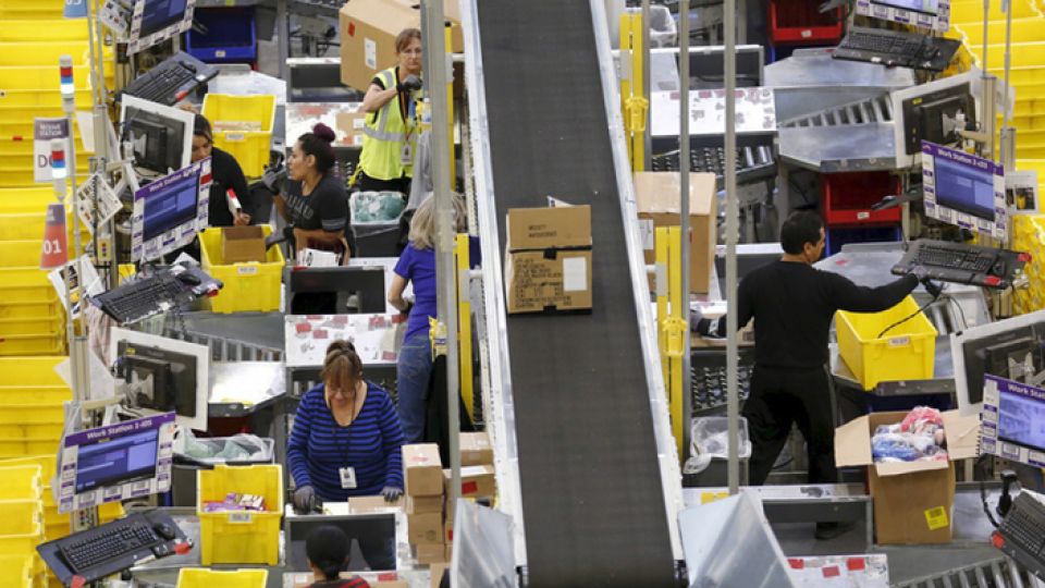 احتجاجات واسعة لعمال «أمازون»