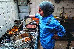الحرمان سيد المشهد... وحتى طباخ السم لا يذوقه!