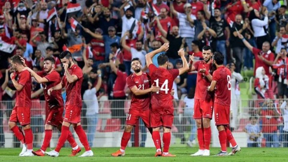 صفقات احتكارية لتغطية الدوري السوري لكرة القدم تعيد لفت الانتباه لأحد مزارب الفساد