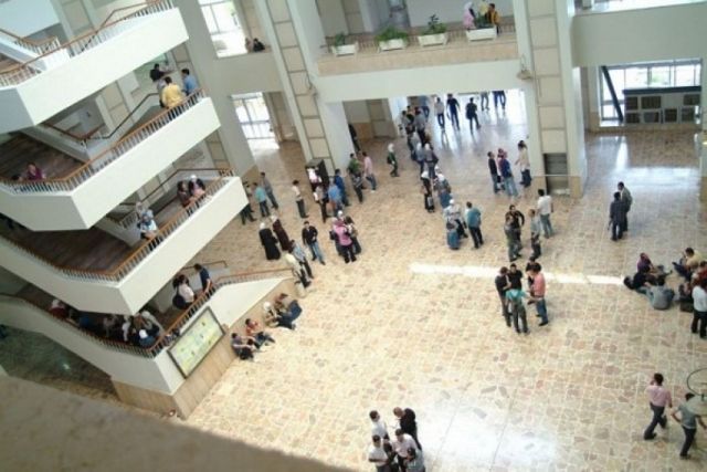 طلّاب الجامعات.. &laquo;الأيتام)
