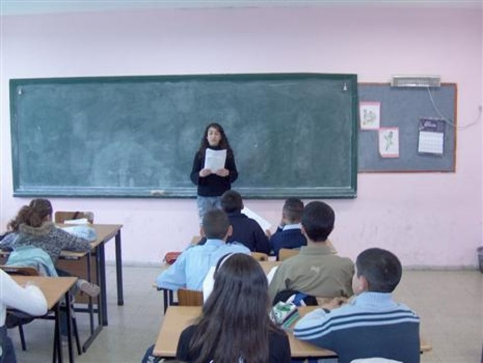 برسم وزارة التربية.. متى تعود معلمات الصف &laquo;الملتزمات&raquo; إلى أهلهن؟!