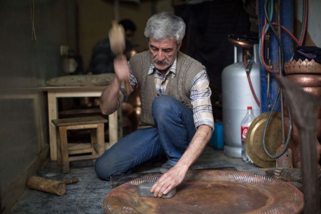 العمالة السورية المهاجرة في تصالب النيران؟