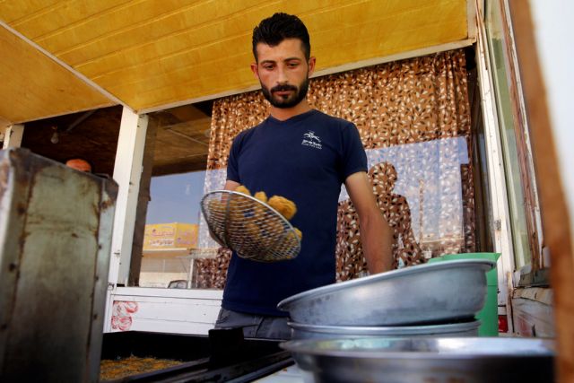 العقوبات تحاصر السوريين وتفتح شبكة فساد محلي- دولي