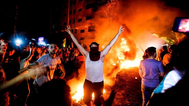رغماً عن الاحتلال وأكثر من 200 مصاب: المقدسيون يعيدون فتح الأقصى
