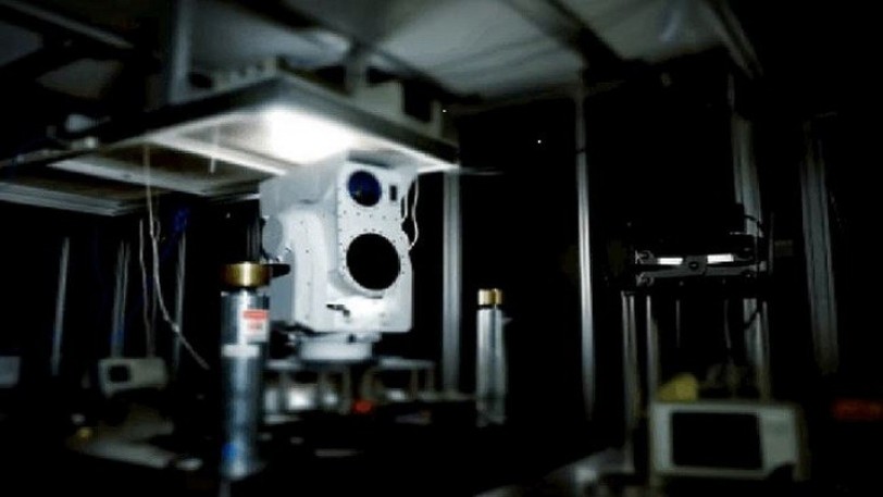 بوينغ تطور جهازا لتدمير الطائرات من دون طيار باستخدام الليزر