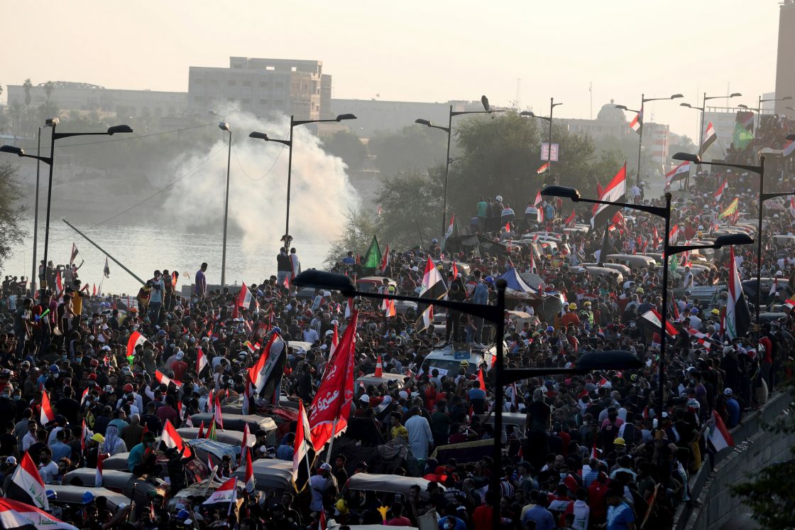 تجدد الاحتجاجات في العراق مع صدامات أمنية