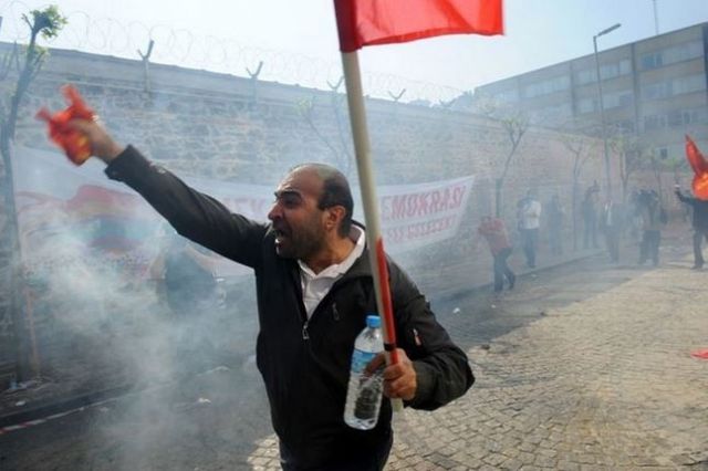 «العمال التركي» يدعو إلى أوسع تضامن مع الانتفاضة الشعبية