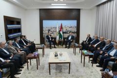 عبد اللهيان يلتقي وفداً من القياديين بثلاثة فصائل فلسطينية