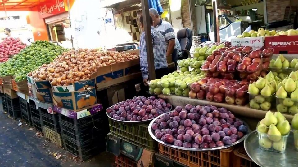 الخضار والفواكه.. وفرة بالإنتاج دون فائدة للفلاح والمستهلك