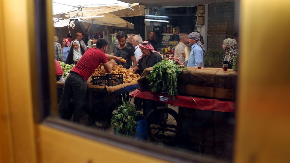 بصراحة ... الوضع المعيشي.. أجور هابطة وأسعار صاعدة