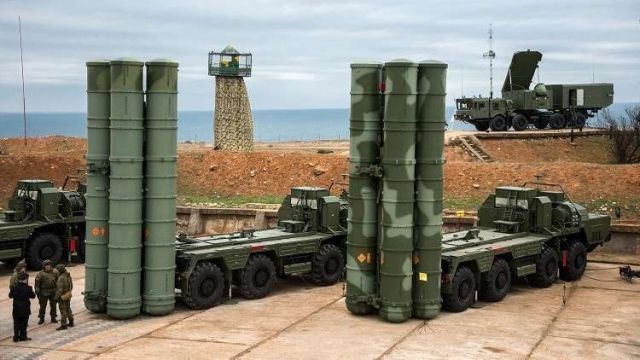 روسيا تتخلى عن الدولار في صفقة «إس-400» مع تركيا