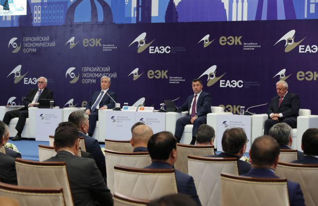 أوراسيا وأمريكا اللاتينية في خطوة أخرى ضدّ الدولار