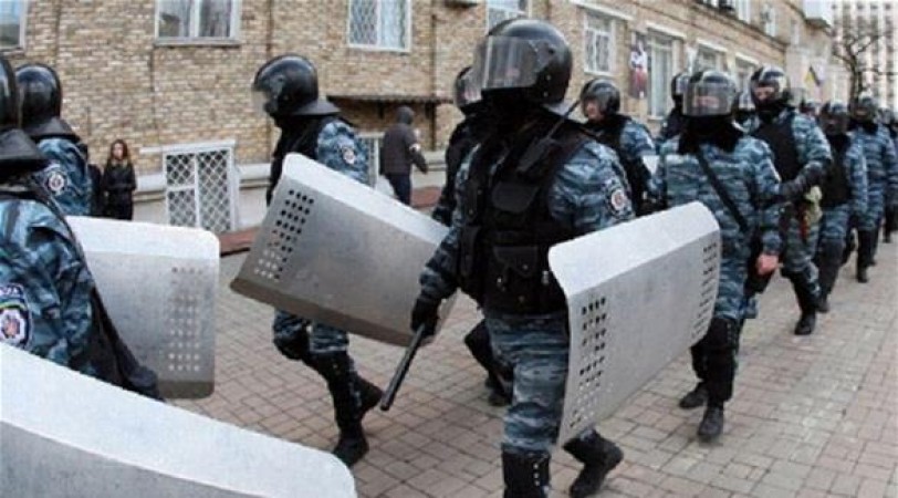 وزير الداخلية الأوكراني المعين: سقوط ضحايا من الطرفين في سلافيانسك شرق أوكرانيا