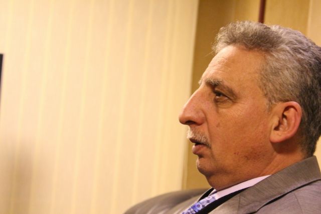 عرفات:  حل مشكلة كبرى يضع بقية المشكلات على طريق الحل