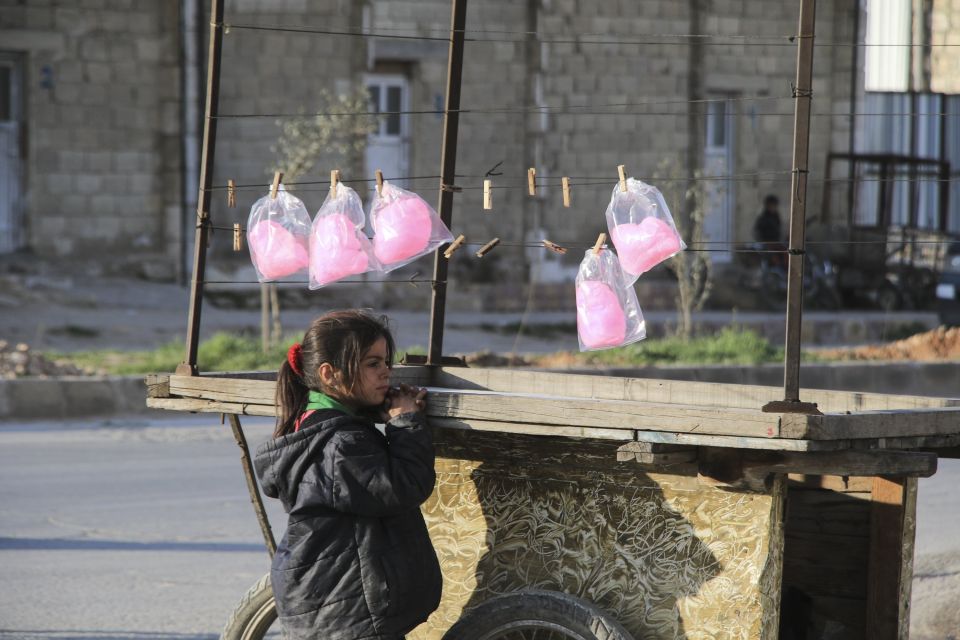 المتشددون وتجار الحرب:  مختلفون على الحصص... متفقون على النهب!