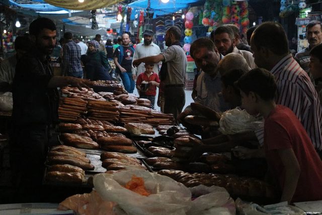 (الدولار) يمسك الأسعار ويمنعها من النزول!