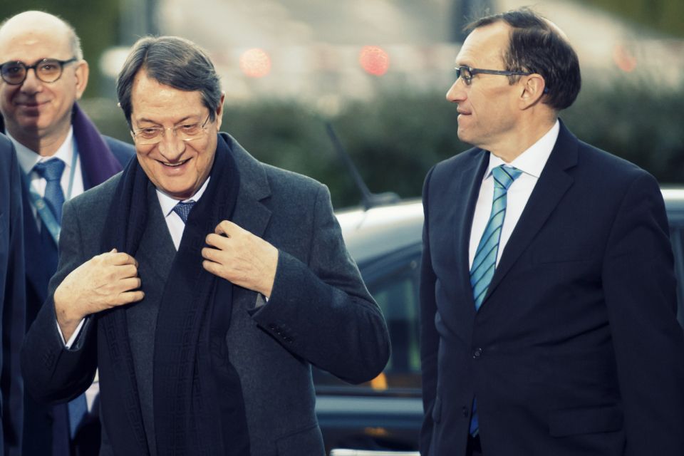 الرئيس القبرصي يفوز بولاية ثانية