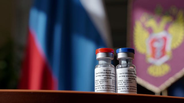 لبنان يعتزم تسجيل واستيراد لقاح &quot;سبوتنيك V&quot;