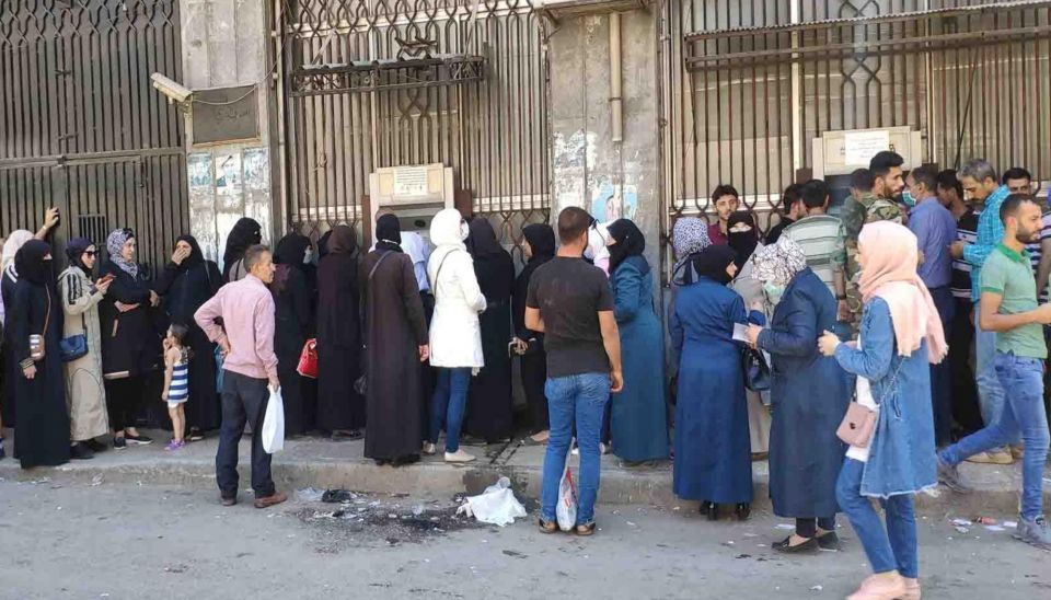 الدولة مستمرة بجهود أصحاب الأجور الهزيلة!