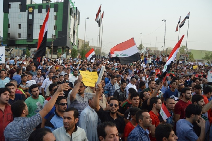 التظاهرات الواسعة تضع الحكومة والبرلمان والكتل المتنفذة أمام مسؤولياتها