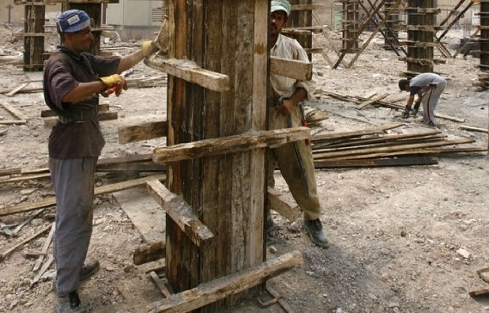 المطلوب نقابياً وعمالياً..  إعادة الوهج إلى القطاع العام الإنشائي من أجل البناء والإعمار!!