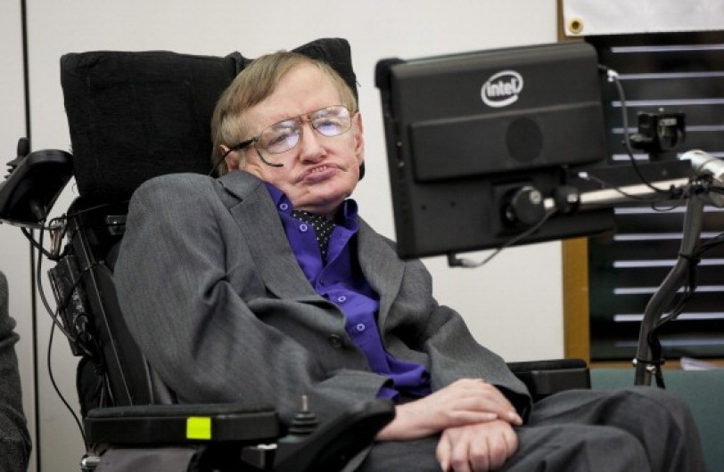 هوكينغ: الذكاء الاصطناعي يمكنه أن يقضي على الوجود البشري