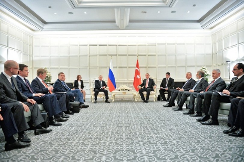 بوتين يجتمع مع أردوغان في باكو