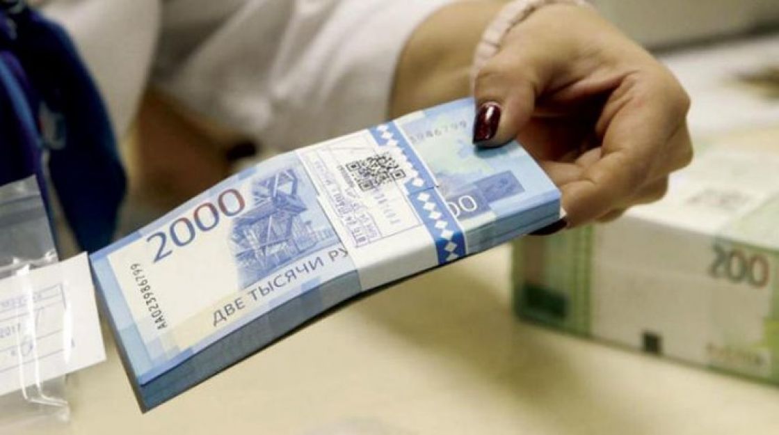 روسيا تسعى لـ«فك الارتباط» بالدولار