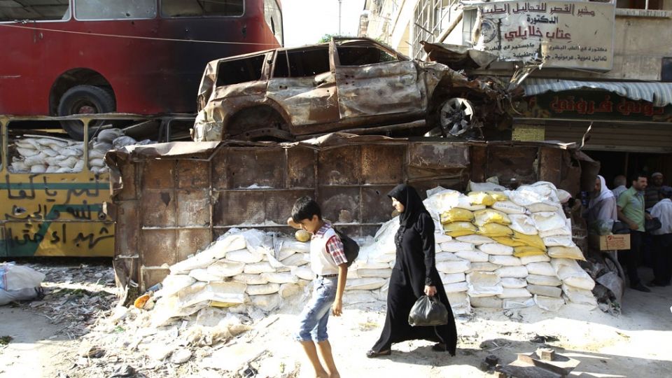 حلب تختنق من الداخل