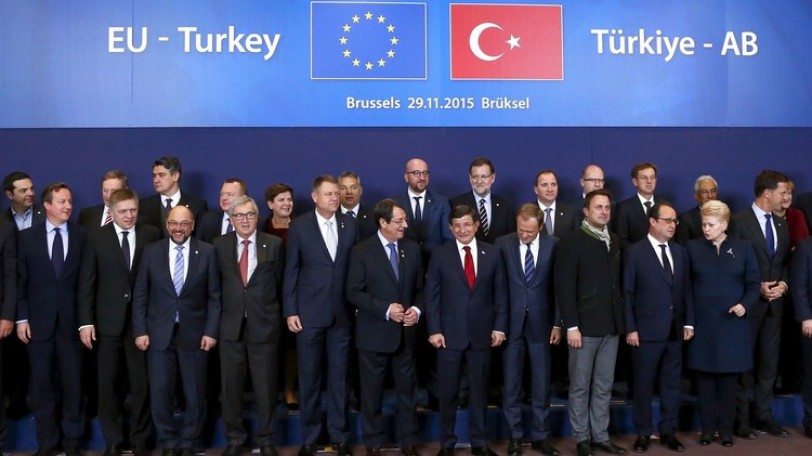 أوروبا تغري تركيا بالمال والتقرب لوقف تدفق المهاجرين