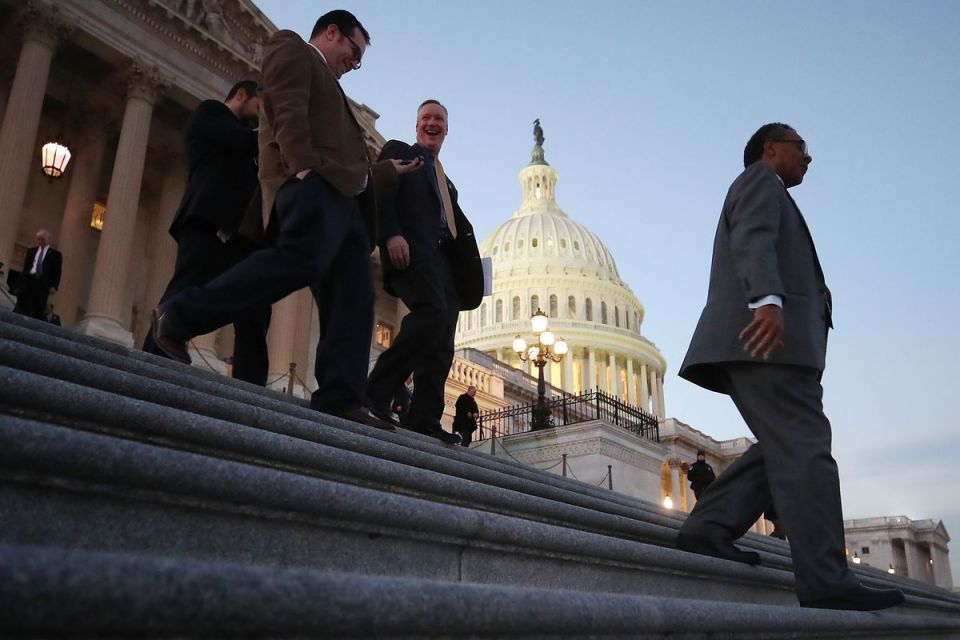 من يسيطر على العالم؟