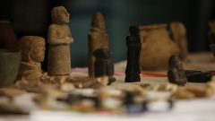 واشنطن تعيد إلى الحكومة العراقية جزءاً مما سرقته من آثار العراق