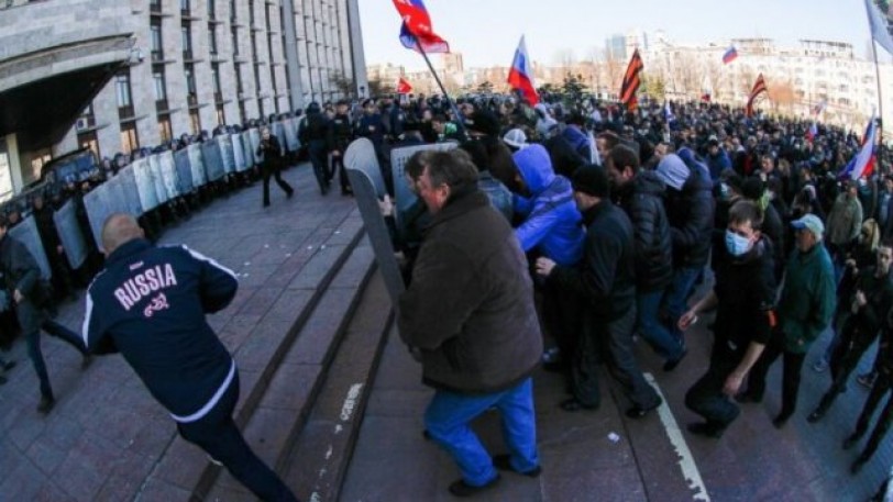 3 قتلى وأكثر من 10 جرحى بإطلاق النار في ماريوبل بأوكرانيا
