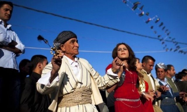 تهنئة بمناسبة عيد النيروز