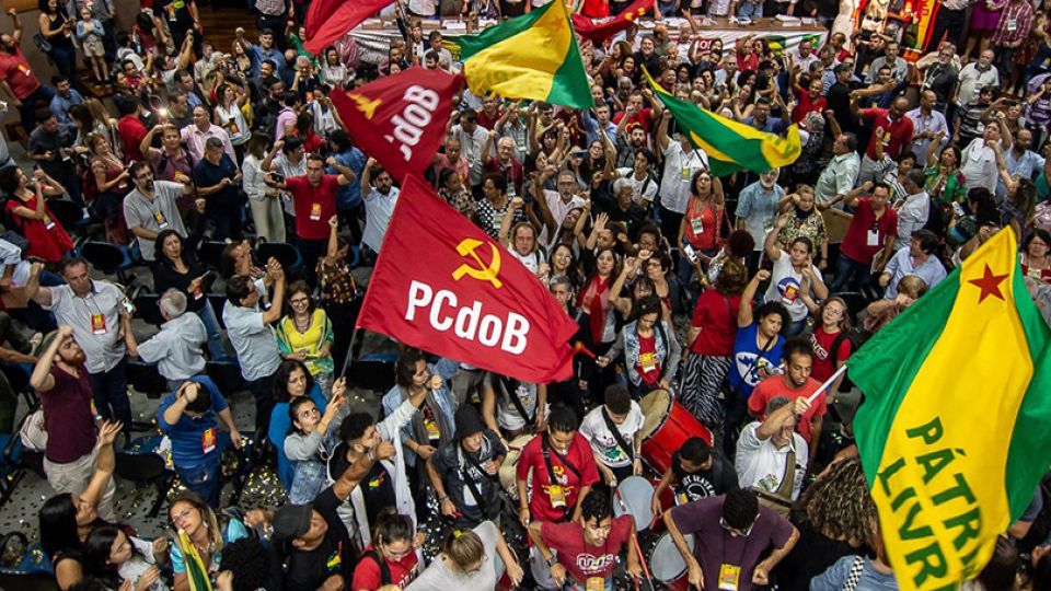 الشيوعي البرازيلي ينتقد «توفيقية» حزب العمال محذّراً من العواقب «حتى بهزيمة البولسونارية انتخابياً»