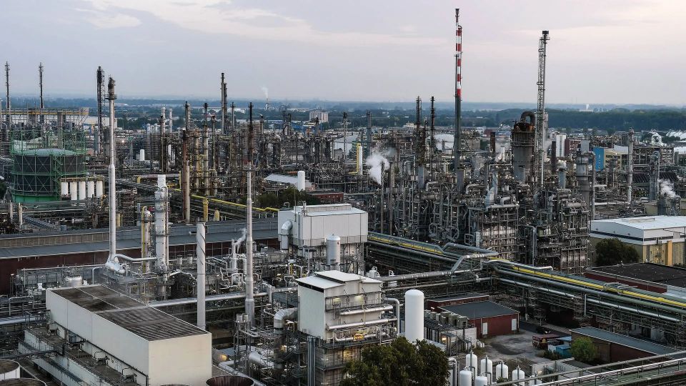 لماذا يعلن الغرب أن ألمانيا «فقدت مكانتها كقوة صناعية عظمى»؟