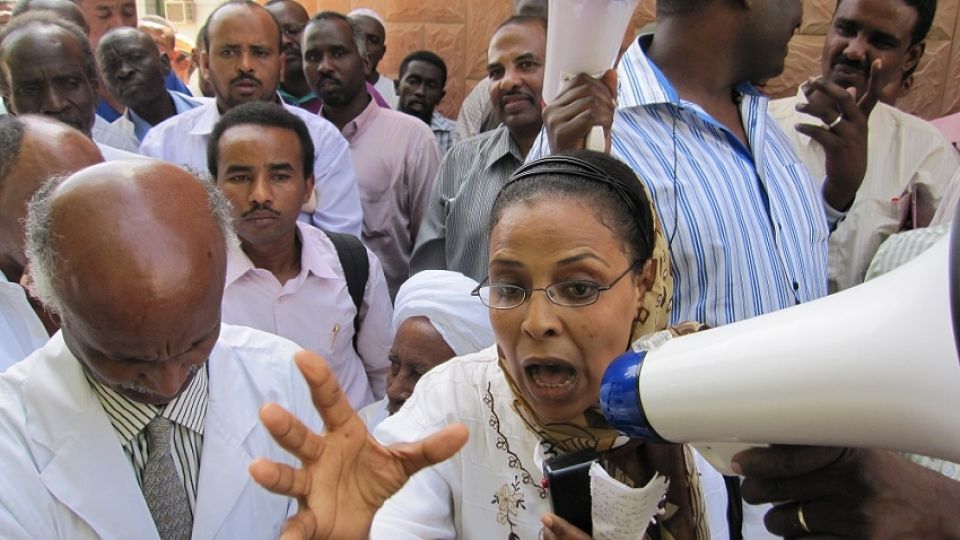 نقابات السودان: السياسات الأجرية والسلل الغذائية