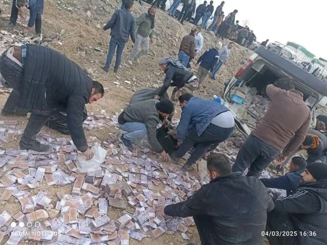 سوريا: تطاير ملايين الليرات من الرواتب بحادث لإحدى سيارات &quot;المركزي&quot;