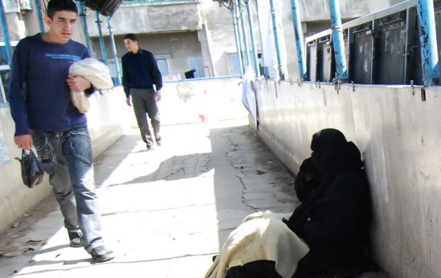 رواية &laquo;كاذبة&raquo; رفعت عنها الغطاء شبكة تسول تديرها امرأة.. وأفرادها أطفال دون العاشرة