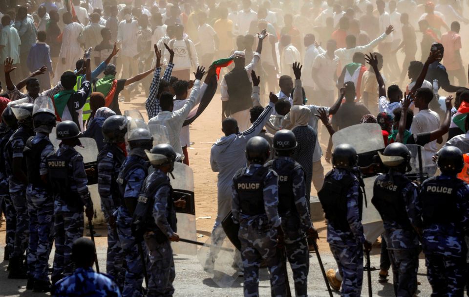 مقتل امرأة وإصابة 8 أشخاص في فضّ اعتصام سلميّ جنوب دارفور