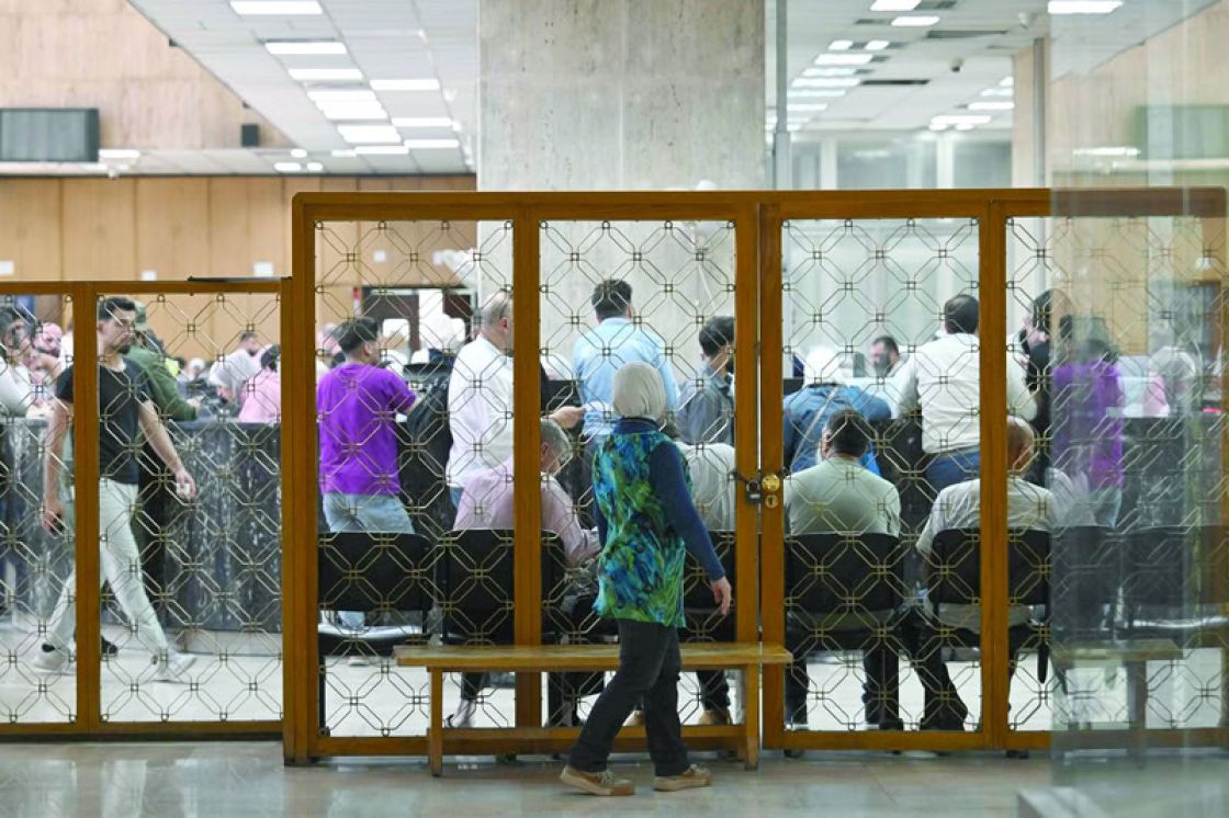 موظفو القطاع العام...  بين فوضى القرارات وفجوة الأجور؟