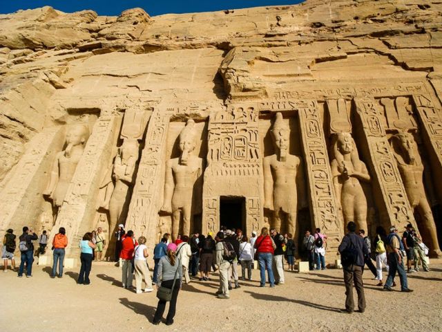خريطة استثمار مصرية تعرض أكثر من ألف فرصة مشروع